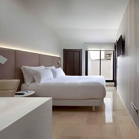 Nh Ciudad De Hotel 3*