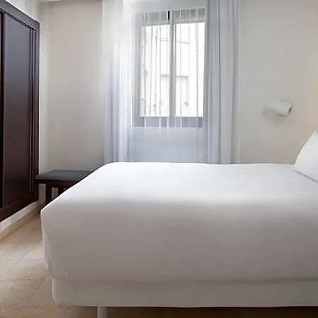Nh Ciudad De Hotel 3*