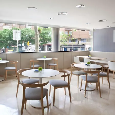 Nh Ciudad De 3* Σανταντέρ