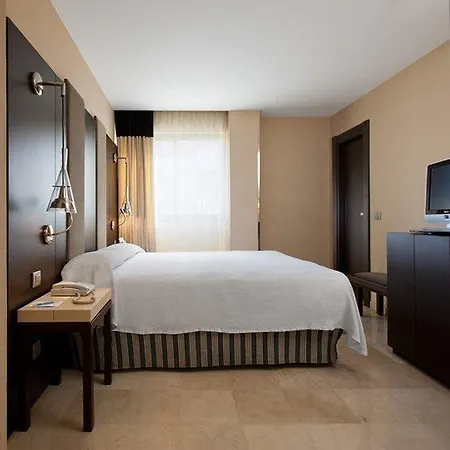 Nh Ciudad De 3* Σανταντέρ